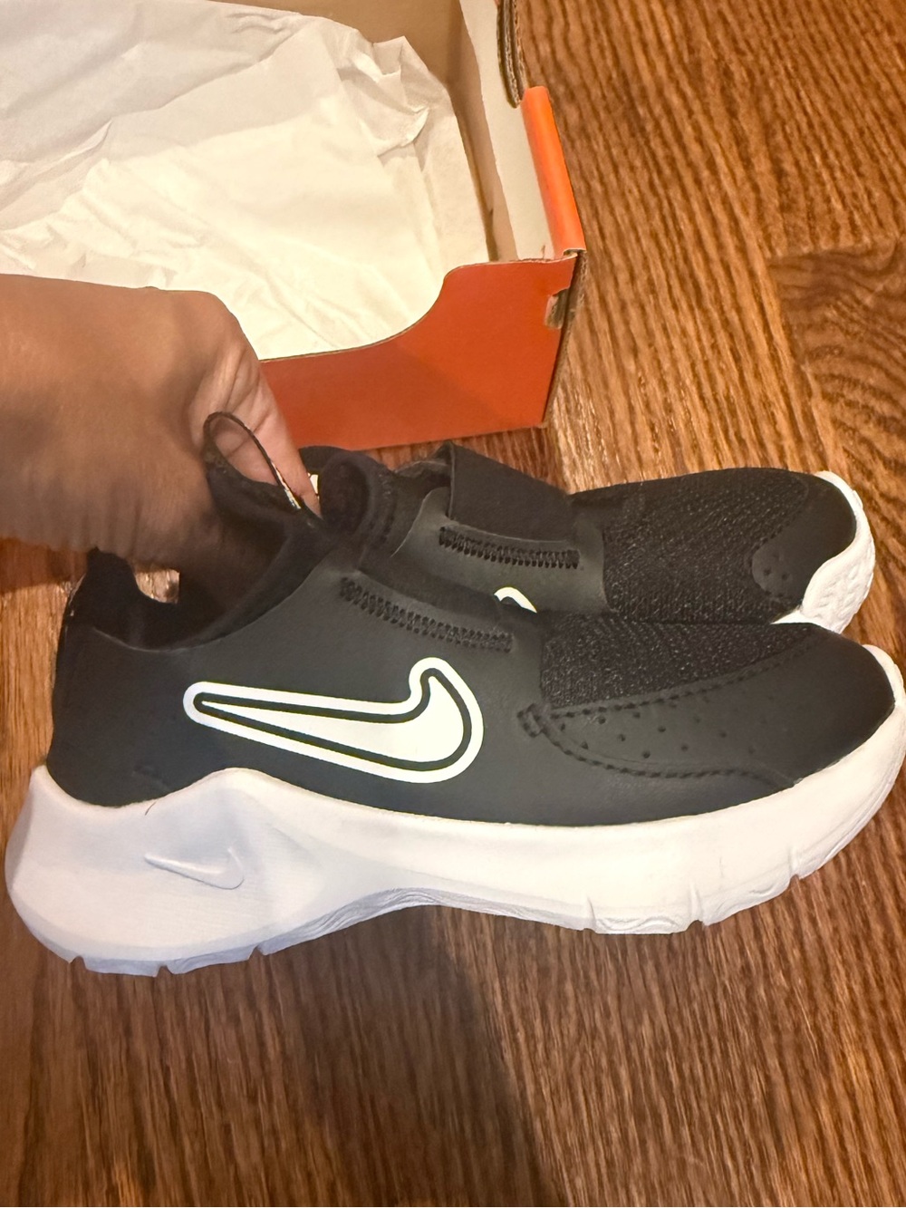Nike Flexrunner 3 - black/white Size 10C (little kids)